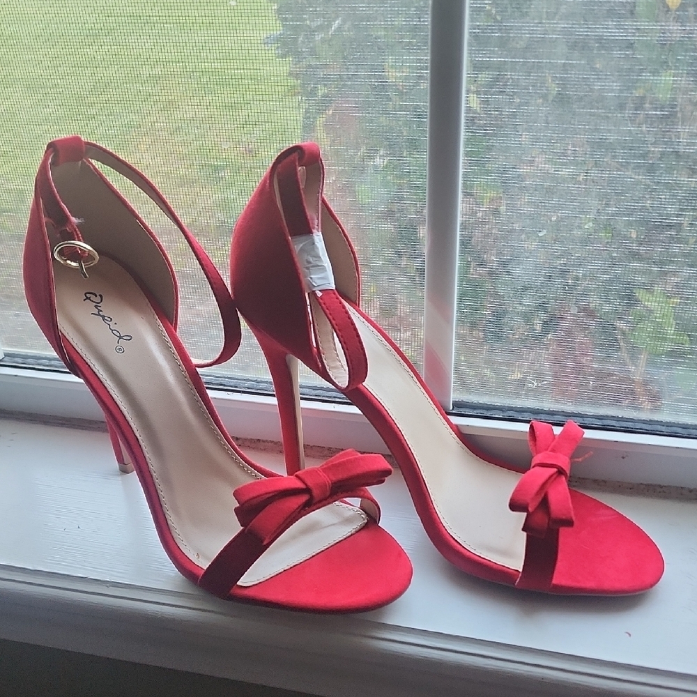 Red Peep Toe Heels with Bow by Qupid